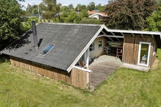 Charming Cottage Near The Water - 9