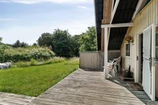 Charming Cottage Near The Water - 8