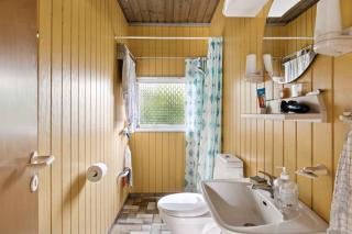 Charming Cottage Near The Water - 5