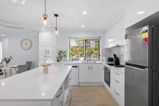 Poolside Paradise 5BR Family Haven with pool 1 Morane Ct - 8