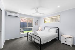 Poolside Paradise 5BR Family Haven with pool 1 Morane Ct - 2