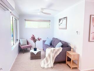 Poolside Paradise 5BR Family Haven with pool 1 Morane Ct - 6