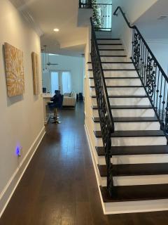 Cute Home with some Razzle Dazzle - 7