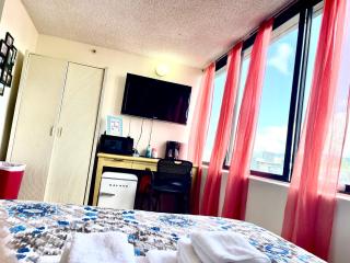 Waikiki Canal Family Room 6person - 6