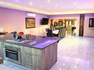 Zebula Bush Lodge 47 by Euphoric Leisure - 1