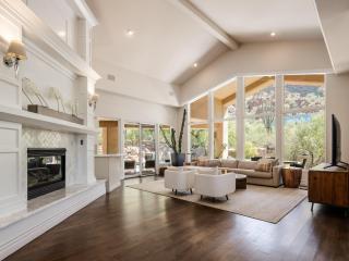 LUXE - Red Rock - Pool & Spa - In Paradise Valley - 4