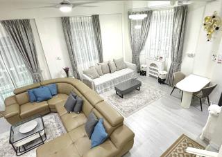 The Hydrangea House - 9