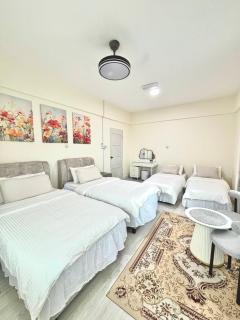 The Hydrangea House - 3