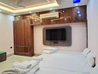 Hotel O Raj Mahal INN - 2