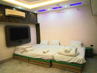 Hotel O Raj Mahal INN - 1