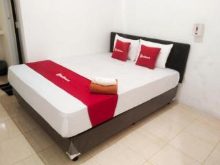 RedDoorz near Juwata 3 Airport Tarakan - 4