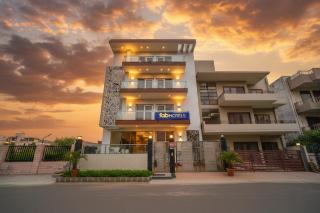 FabHotel Emoji Stays - 0