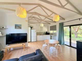 Beachside Cabin No 1 at Island Beach - 4