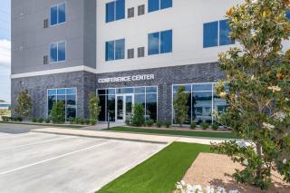 Cambria Hotel Waco University Riverfront - 9