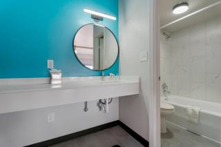 Heights House Hotel - Houston Heights Downtown, an Ascend Collection Hotel - 5