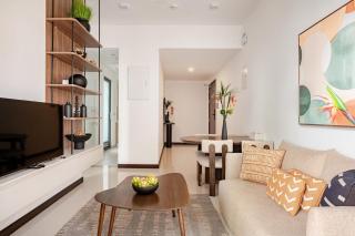 Luxury 2 Bed 2 Bath by Resident Villas - 4