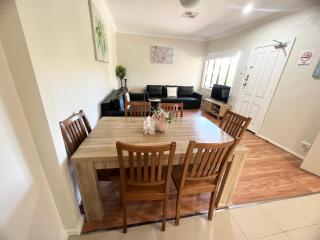 Charlestown Central 7 Bedrooms Front House and Back Unit - 2