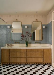 The Sapphire Glow Saigon-Chic Apartment with Elevator Access-Coffee 24-7 - 1