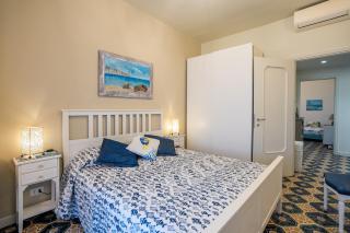 Villa Liliana - Corallo - Trilocale Elegante con Balcone Vista Mare - Accesso Diretto alla Spiaggia - Varigotti - 1