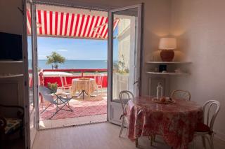 Spacious family nest facing the sea - 8