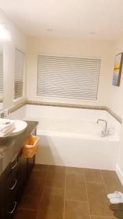 宽敞的私人套房&热水浴缸&近交通和自然小径 - 7