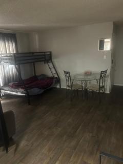 Cozy hostel for individuals Do not enter leasing office call 623-356-2228 - 7