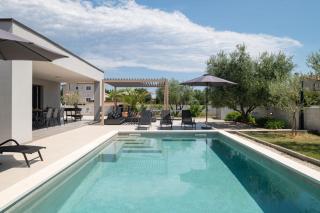 Villa Esti by Villsy - 9