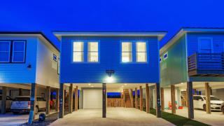 2 Homes Sleeps 22 2 Private Pools Firepit Steps to Beach Boardwalk Access - 9