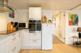 Fiskerhuset i Øster Hurup - i byen, ved stranden - 1