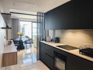 Mercury Suite Luxe Retreat with Pool access by ArcoBnb - 4