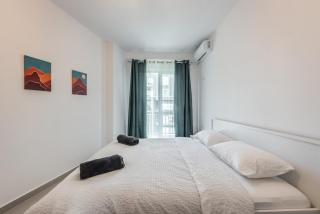 Central & Natural Light 2Bdr Private Parking - 1