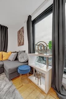 Stylish 2-Bed Apartment in Greenwich - Near Cutty Sark River Thames Market & 02 Arena - 6
