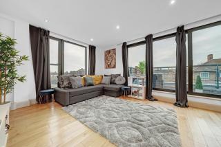 Stylish 2-Bed Apartment in Greenwich - Near Cutty Sark River Thames Market & 02 Arena - 8