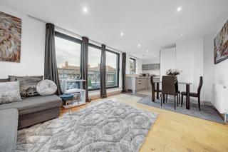 Stylish 2-Bed Apartment in Greenwich - Near Cutty Sark River Thames Market & 02 Arena - 7
