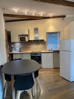 Appartements dans bâtiment historique, au cœur du vieux Voreppe - 1