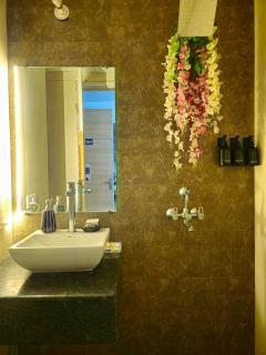 Midori by Gatsby Stays - 6