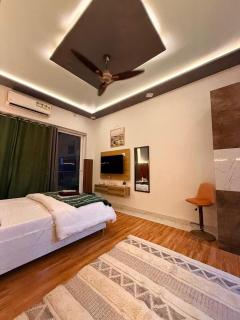 Midori by Gatsby Stays - 9