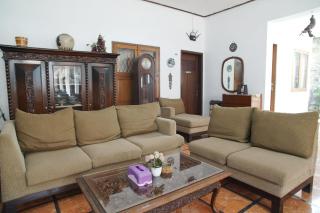 Loesje Guesthouse Syariah - 2