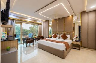 Hotel Downtown - East of Kailash - 9