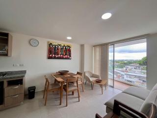 Modern and practical, close to the sea and the airport - 0