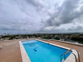 Modern and practical, close to the sea and the airport - 8