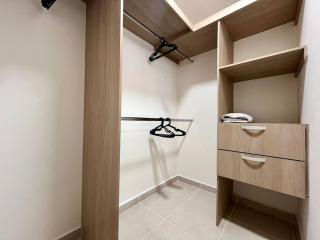 Modern and practical, close to the sea and the airport - 3