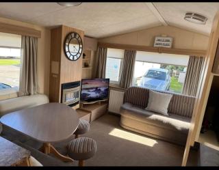 Caravan by the Sea KW10 - 5