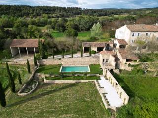 Historic Mansion In Provence Vineyards - 0