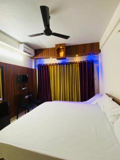 Flat in Guruvayur- Sooryamadhavam Apartments- Family only - 9