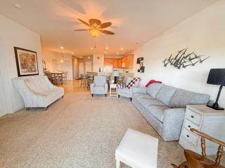 LAKEFRONT DOG DAYS CONDO 3BED2BATHDECKPOOL-8pp - 5