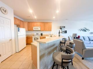 LAKEFRONT DOG DAYS CONDO 3BED2BATHDECKPOOL-8pp - 6