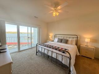 LAKEFRONT DOG DAYS CONDO 3BED2BATHDECKPOOL-8pp - 2
