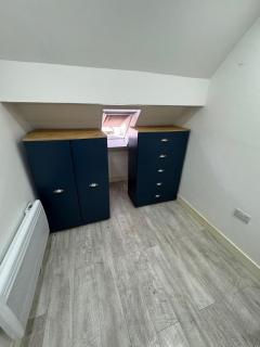 Modern and Spacious Home CITY CENTRE location and FREE parking - 9