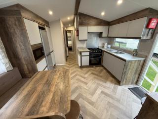 Oscars Inn, West Sands, Seal Bay Resort - 0